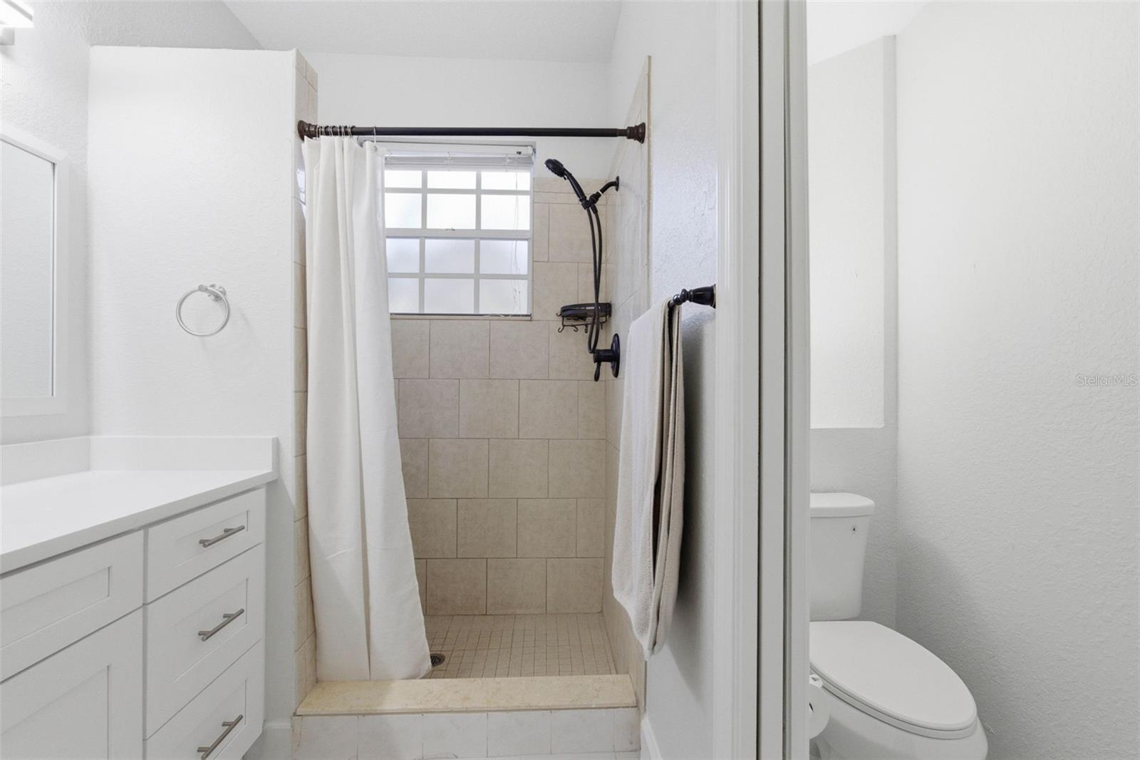 HERITAGE OAKS TWNHMS - Residential