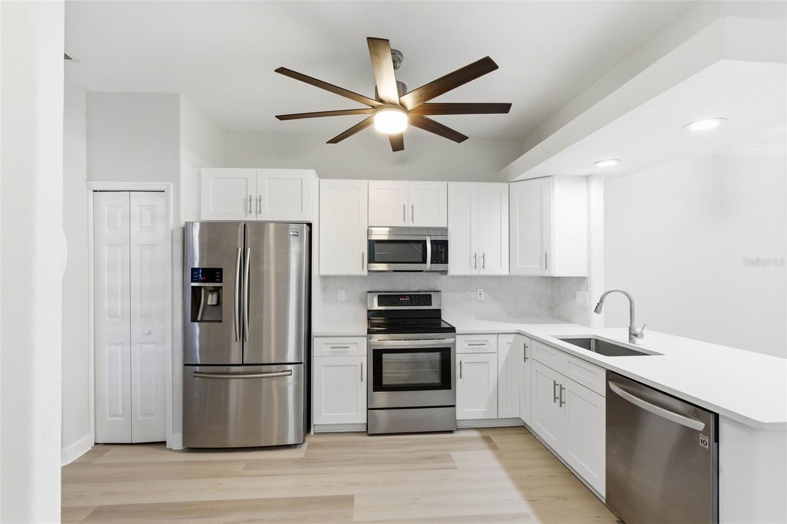 HERITAGE OAKS TWNHMS - Residential