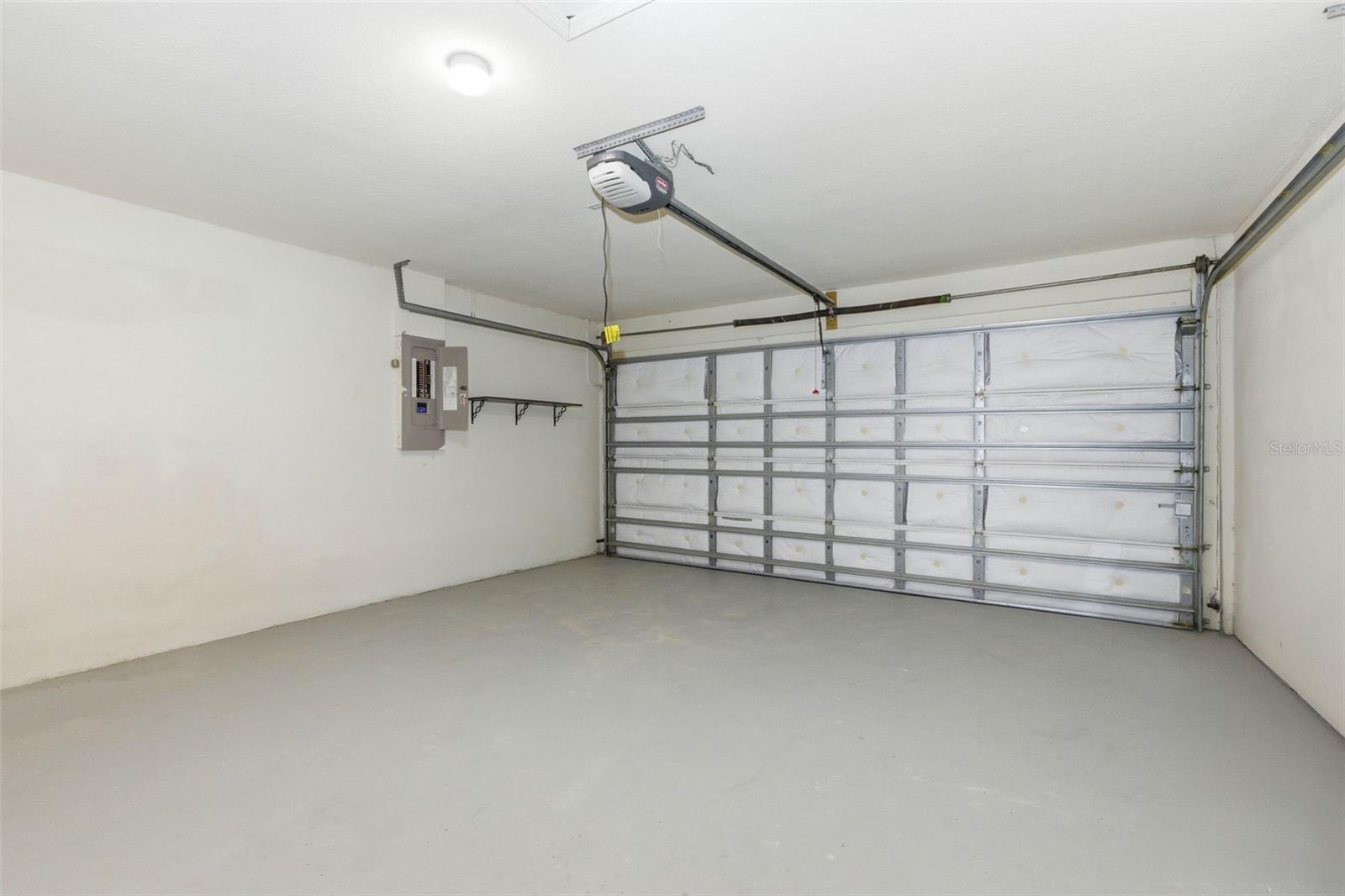 HERITAGE OAKS TWNHMS - Residential