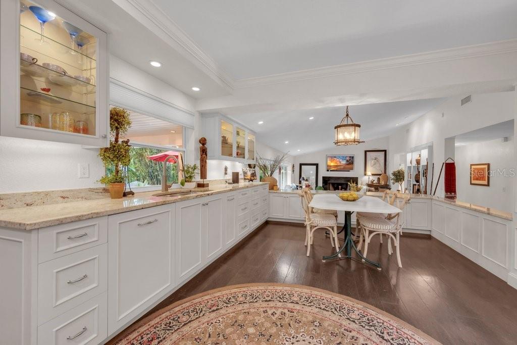 1184 WEYBRIDGE LANE