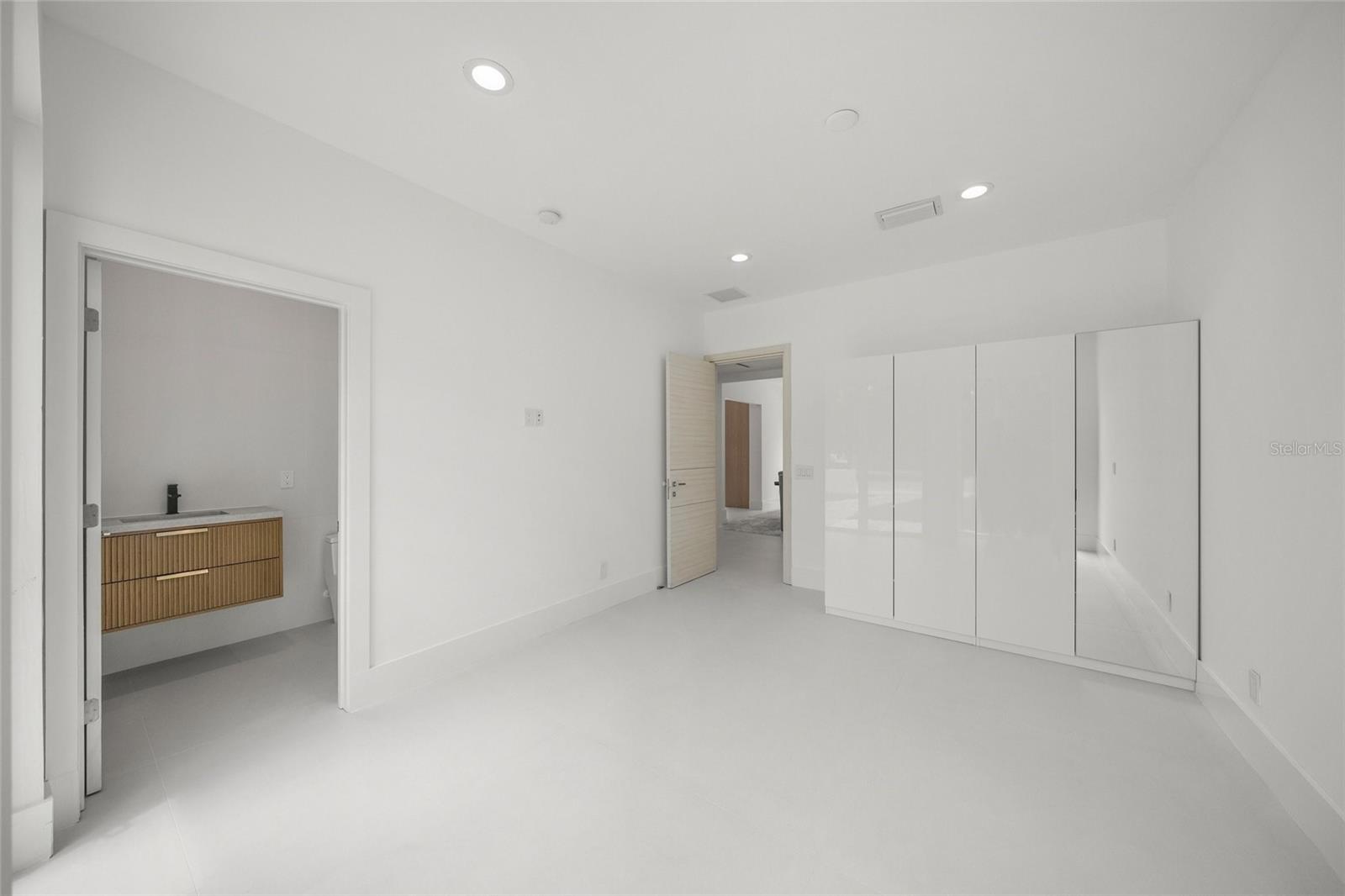 0079 - DESOTO TERRACE - Residential Lease