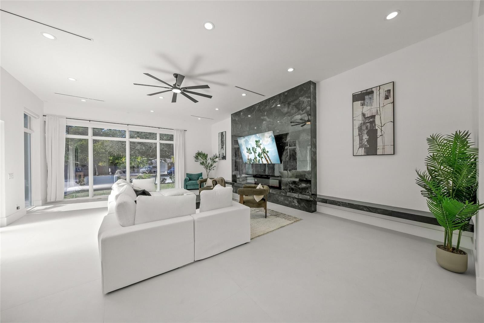 0079 - DESOTO TERRACE - Residential Lease