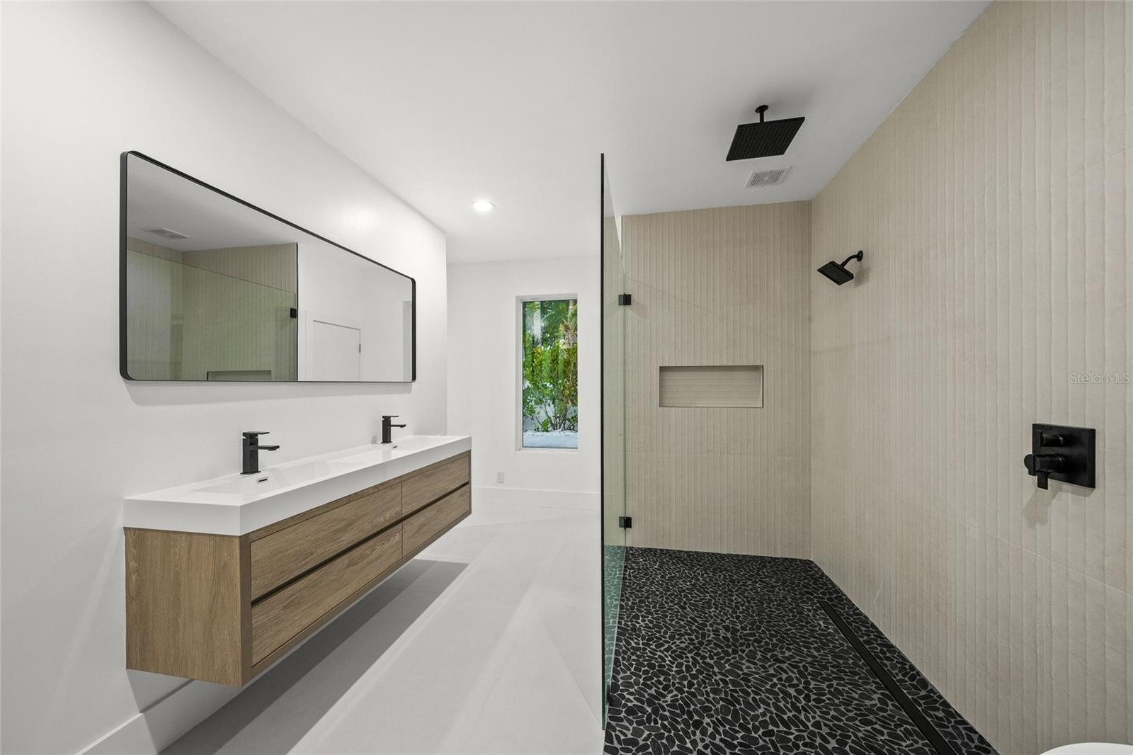 0079 - DESOTO TERRACE - Residential Lease