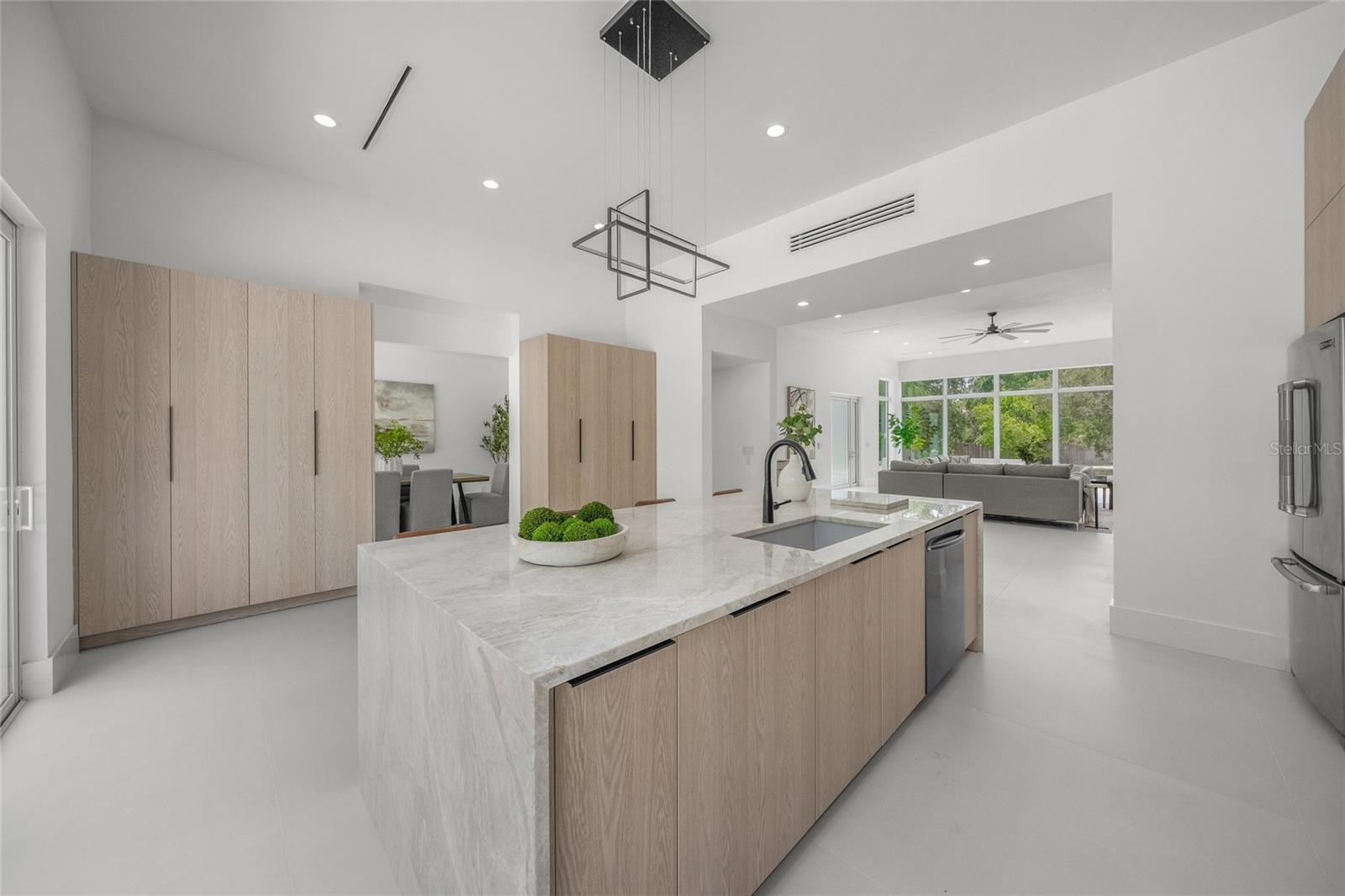 0079 - DESOTO TERRACE - Residential Lease