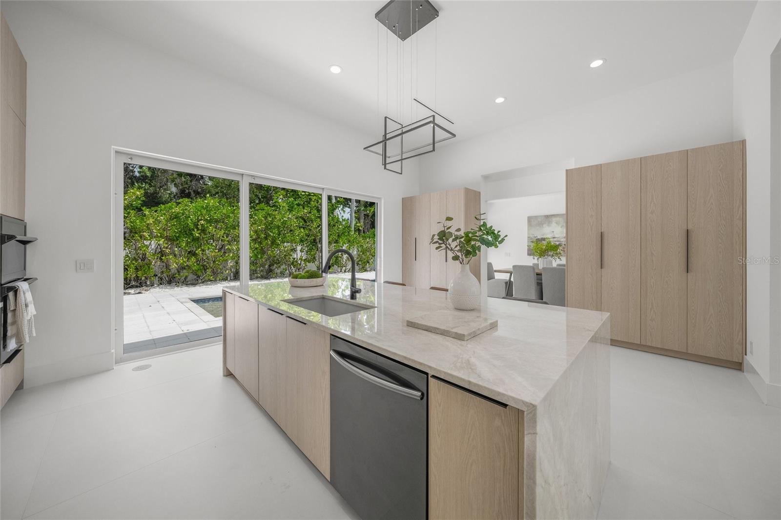 0079 - DESOTO TERRACE - Residential Lease