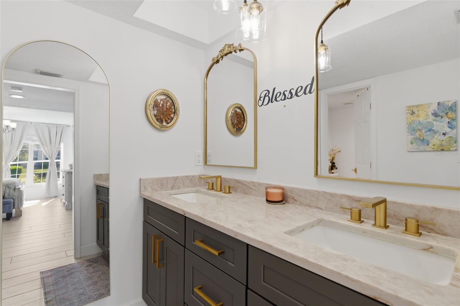 BORDEAUX VILLAGE - Residential