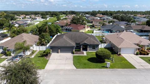 A home in LAKELAND