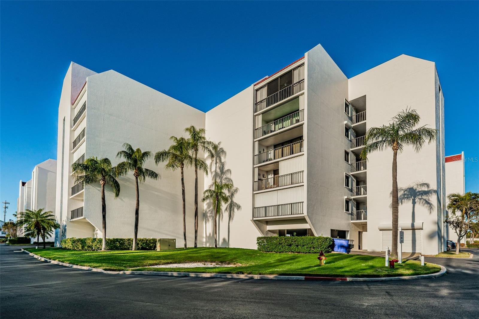 VISTA BAY CONDO I PH I - Residential