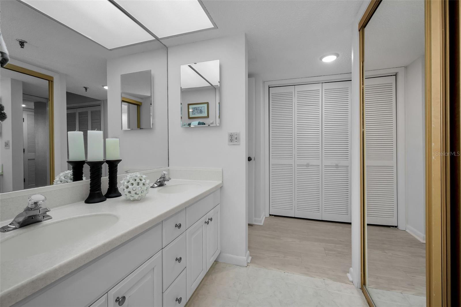 VISTA BAY CONDO I PH I - Residential