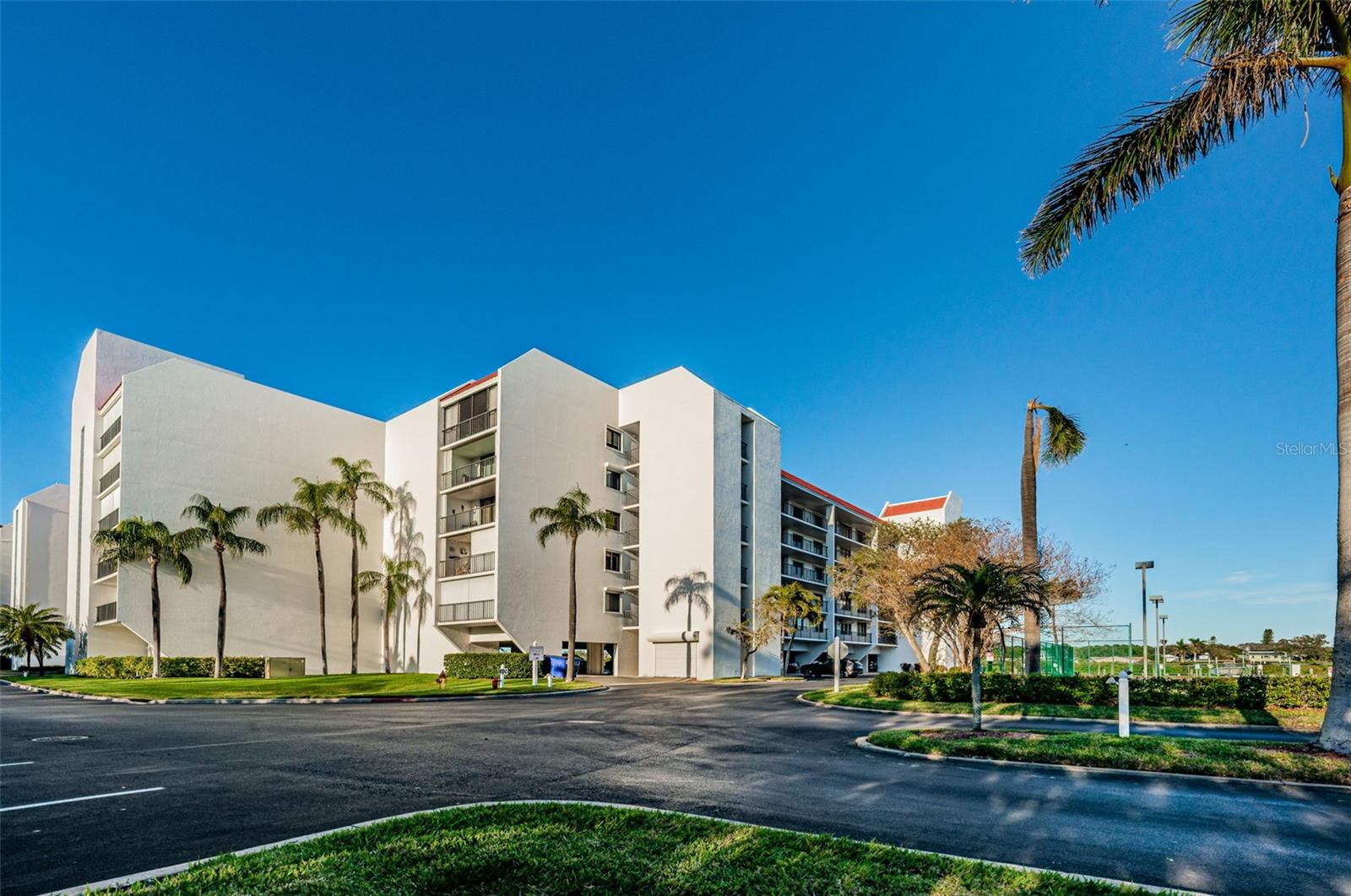 VISTA BAY CONDO I PH I - Residential