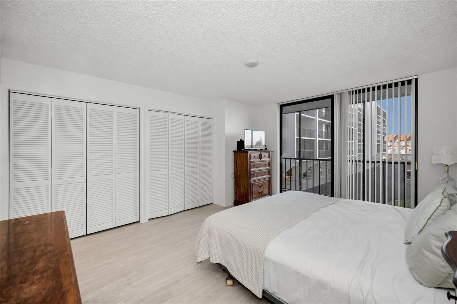 VISTA BAY CONDO I PH I - Residential