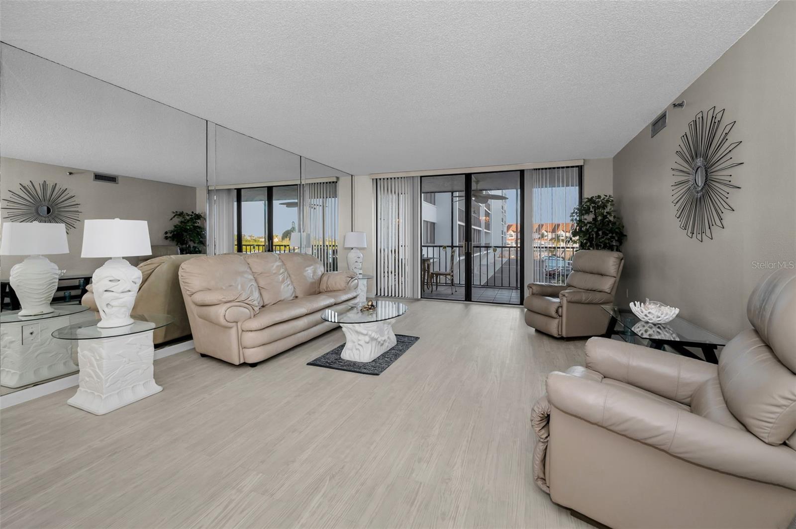 VISTA BAY CONDO I PH I - Residential