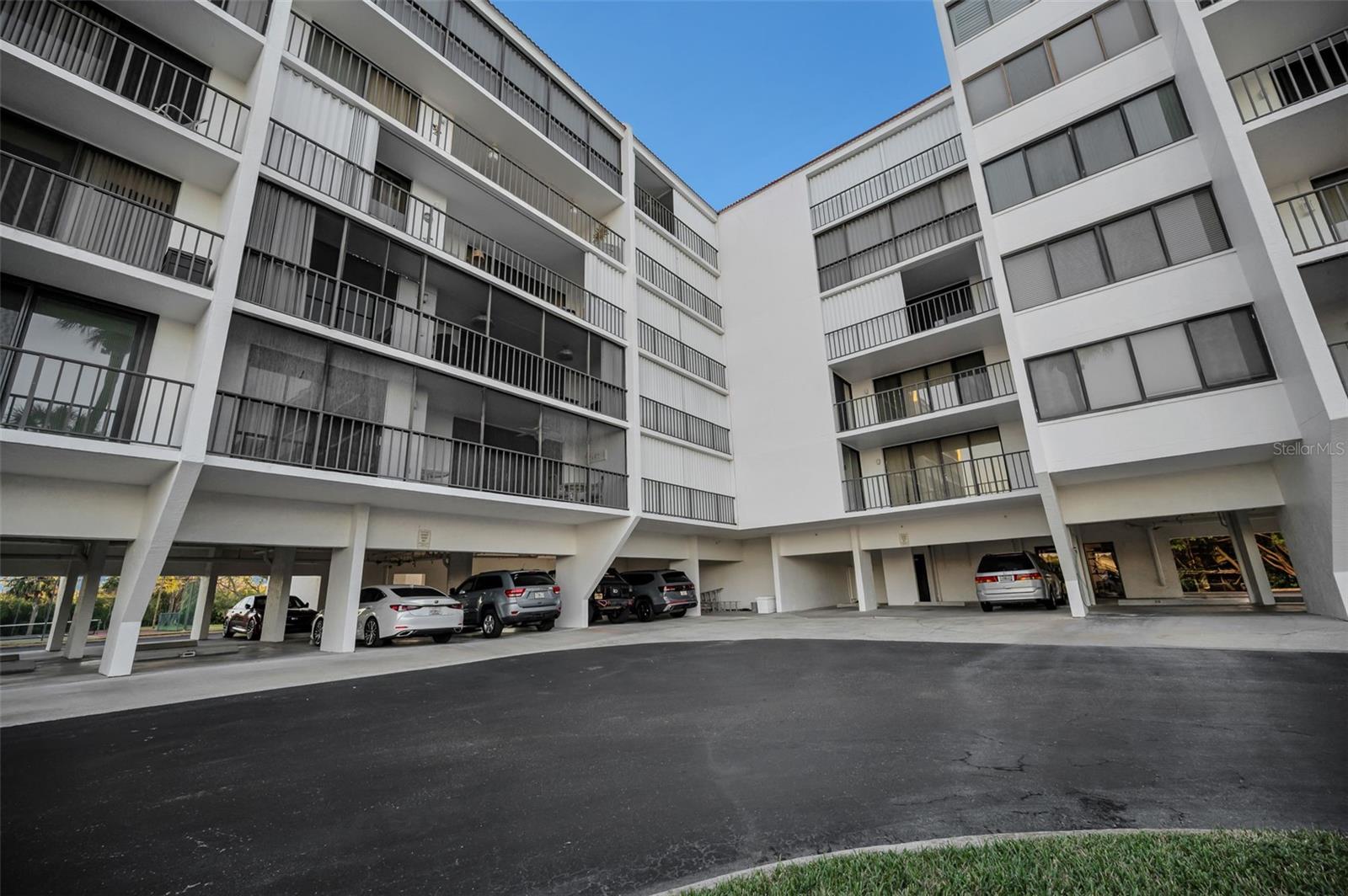 VISTA BAY CONDO I PH I - Residential