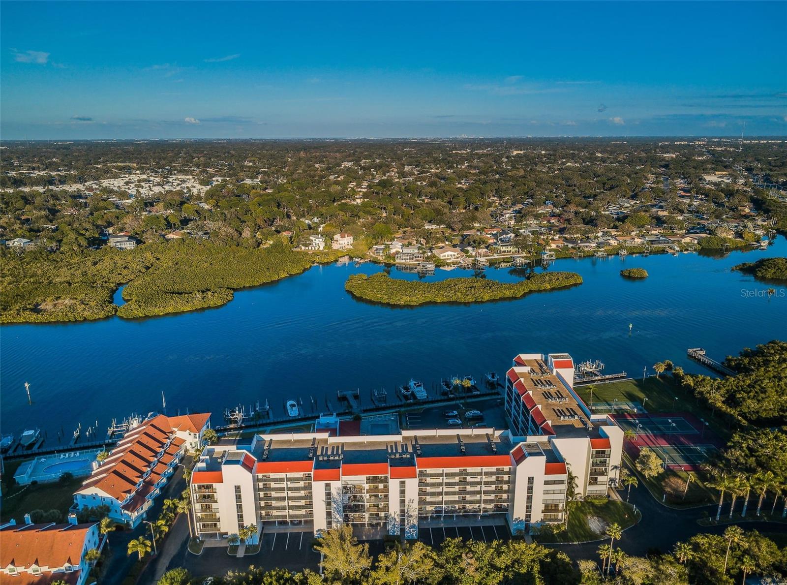 VISTA BAY CONDO I PH I - Residential