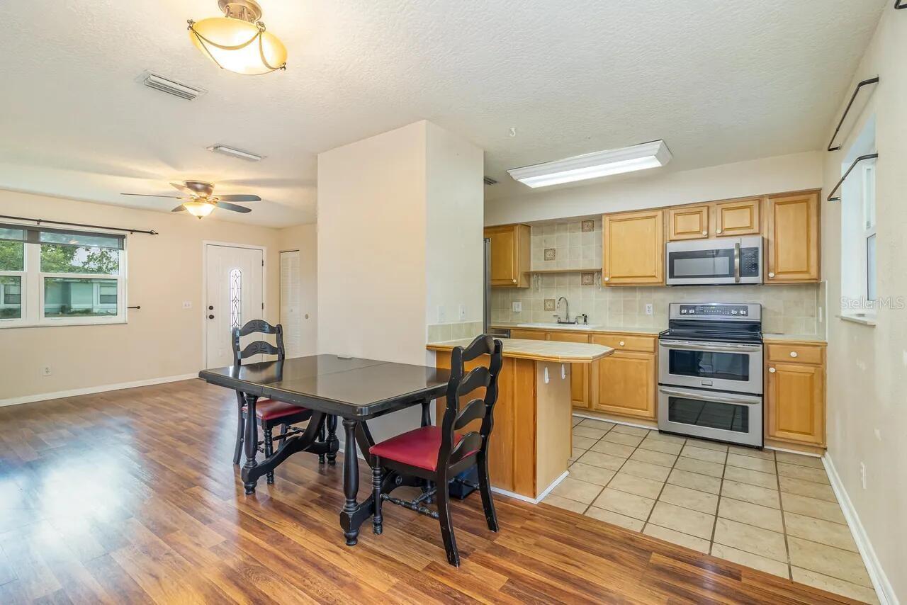 1399 HELLIWELL STREET NW