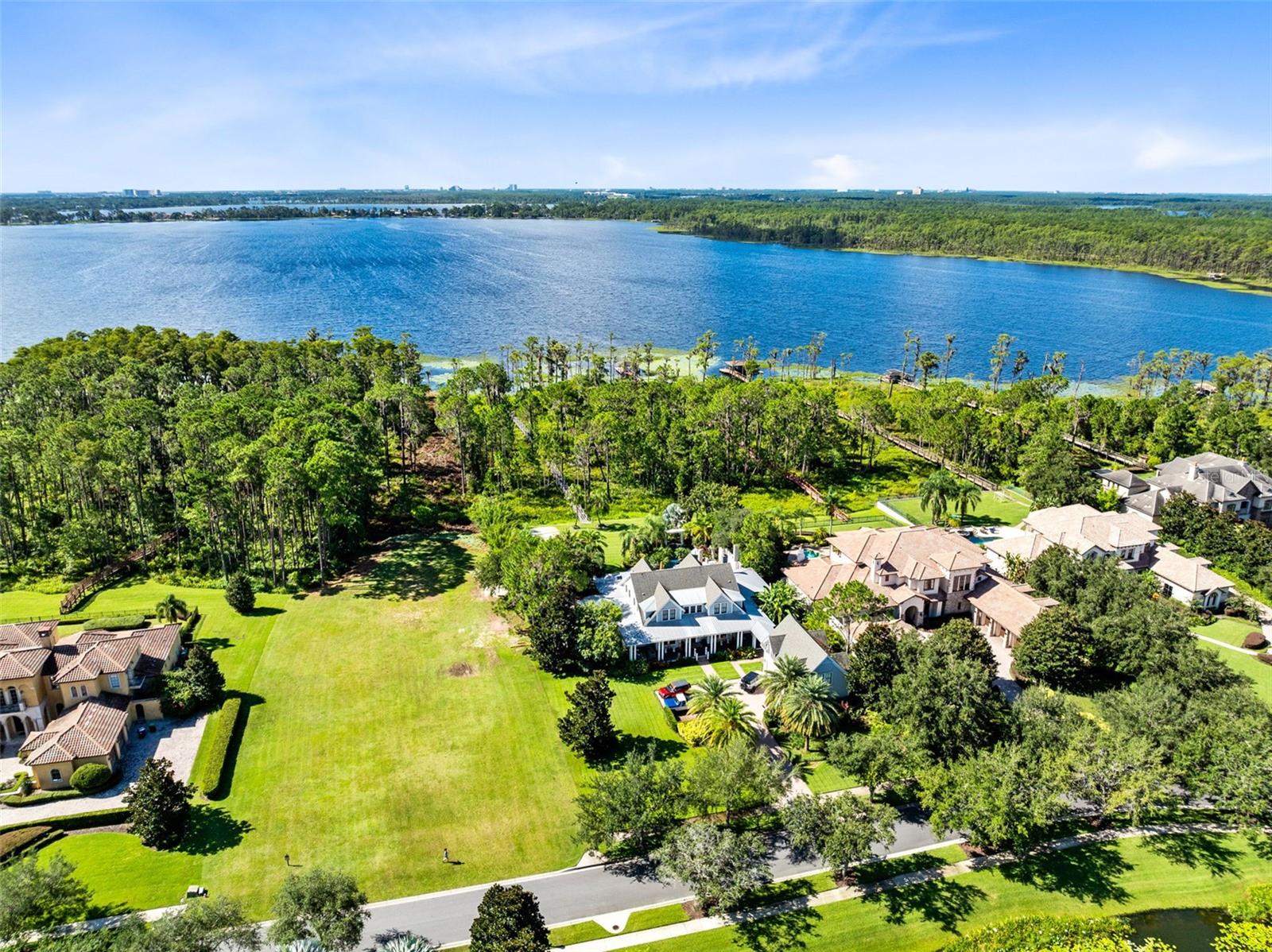 KEENES POINTE - Land