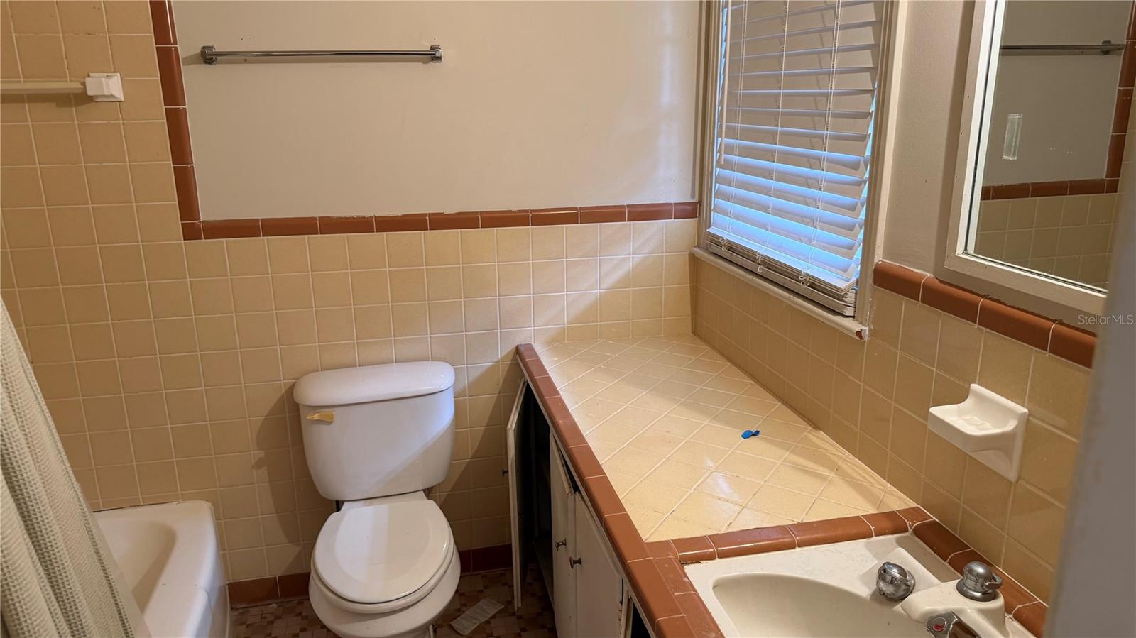 4611 FRUITVILLE ROAD