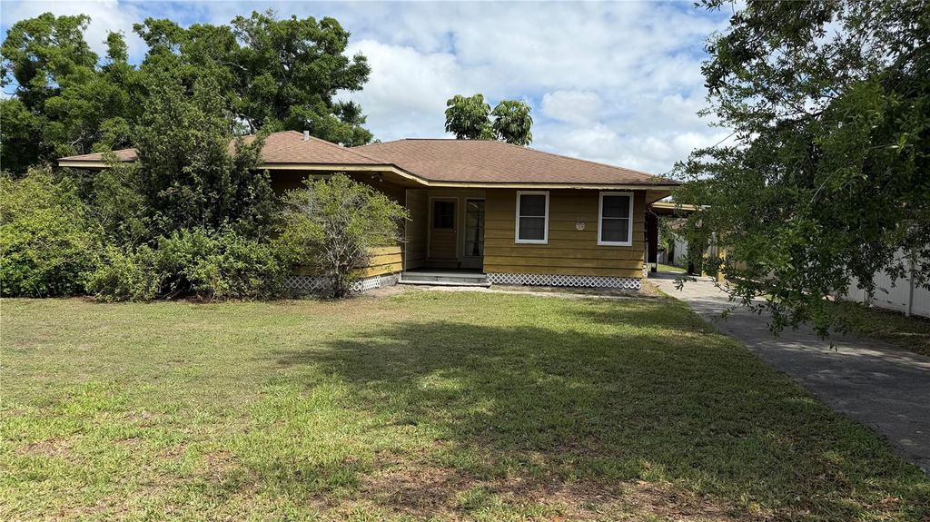 Photo of 4611 Fruitville Road, Sarasota, FL 34232 (MLS # A4689166)