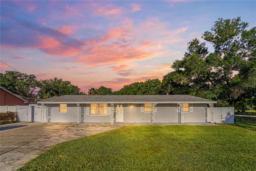 Photo of 7012 Center Creek Drive, Tampa, FL 33615 (MLS # TB8489021)