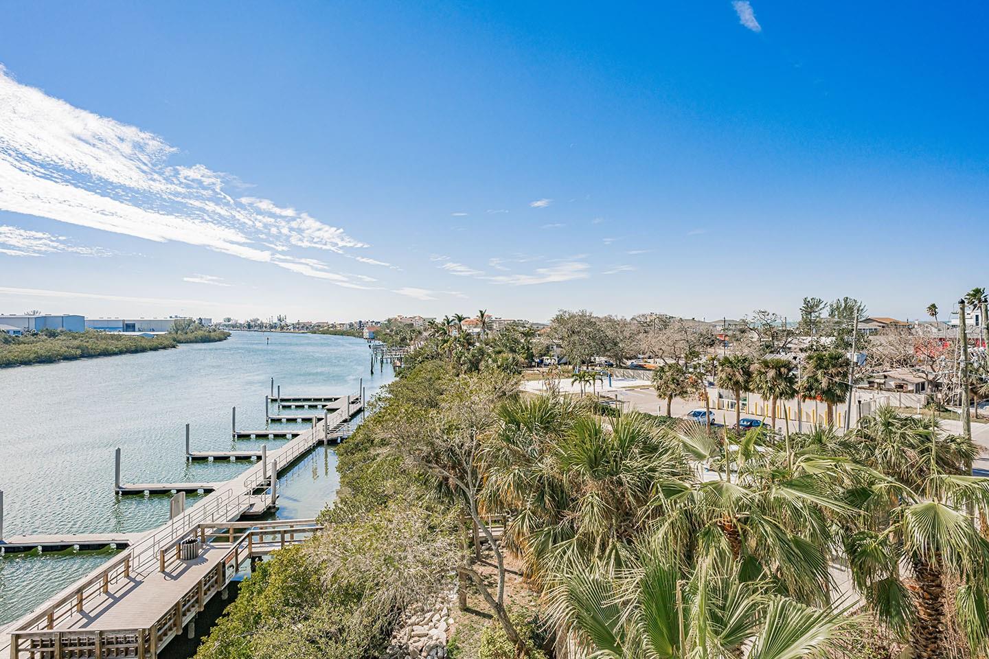 HARBOURSIDE AT MARKER 33 VACATION CONDO - Residential