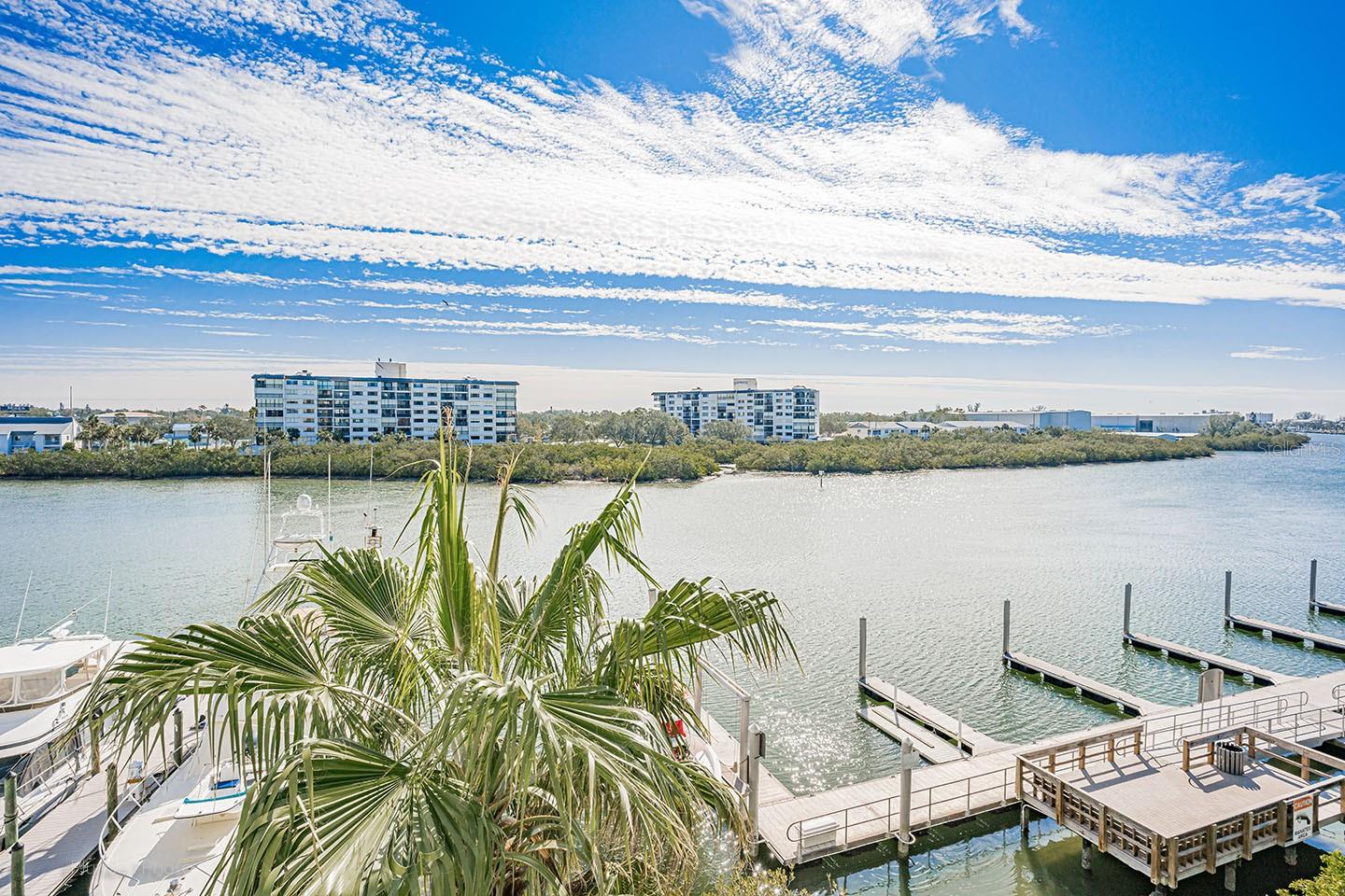 HARBOURSIDE AT MARKER 33 VACATION CONDO - Residential