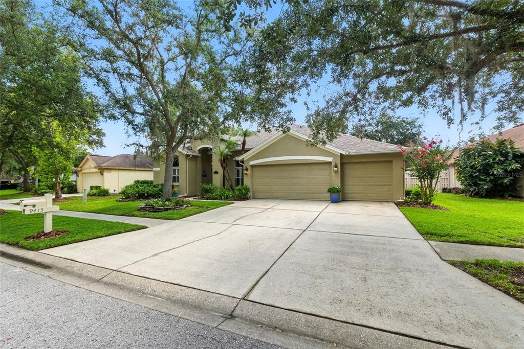 Photo of 9415 Hunters Pond Drive, Tampa, FL 33647 (MLS # TB8419713)