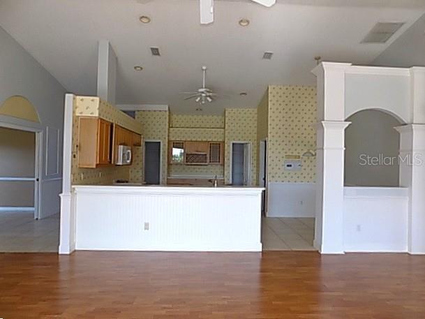 HERITAGE OAKS GOLF & COUNTRY CLUB - Residential