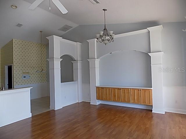 HERITAGE OAKS GOLF & COUNTRY CLUB - Residential