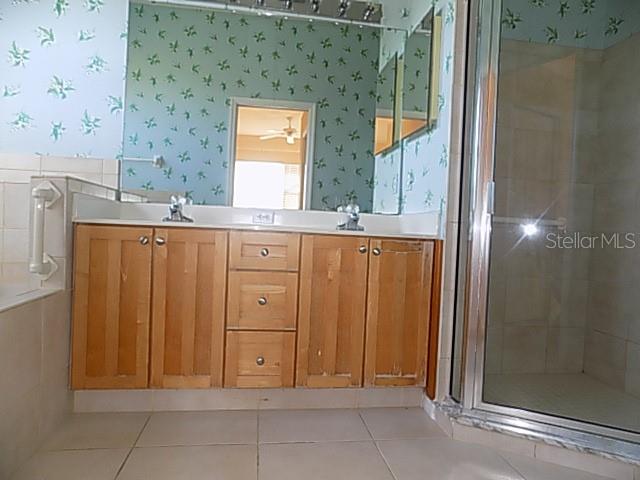 HERITAGE OAKS GOLF & COUNTRY CLUB - Residential