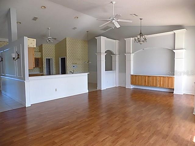 HERITAGE OAKS GOLF & COUNTRY CLUB - Residential