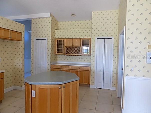 HERITAGE OAKS GOLF & COUNTRY CLUB - Residential