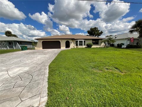 A home in PORT CHARLOTTE