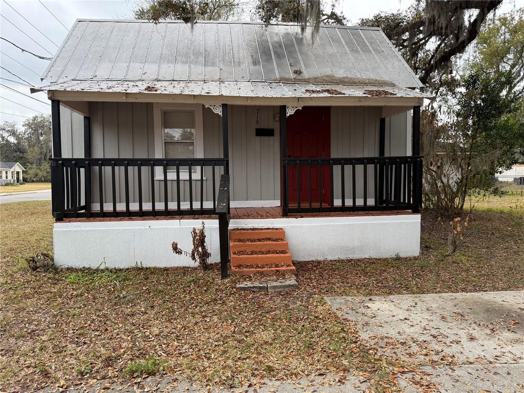 Photo of 719 E 8th Street, Sanford, FL 32771 (MLS # O6384737)