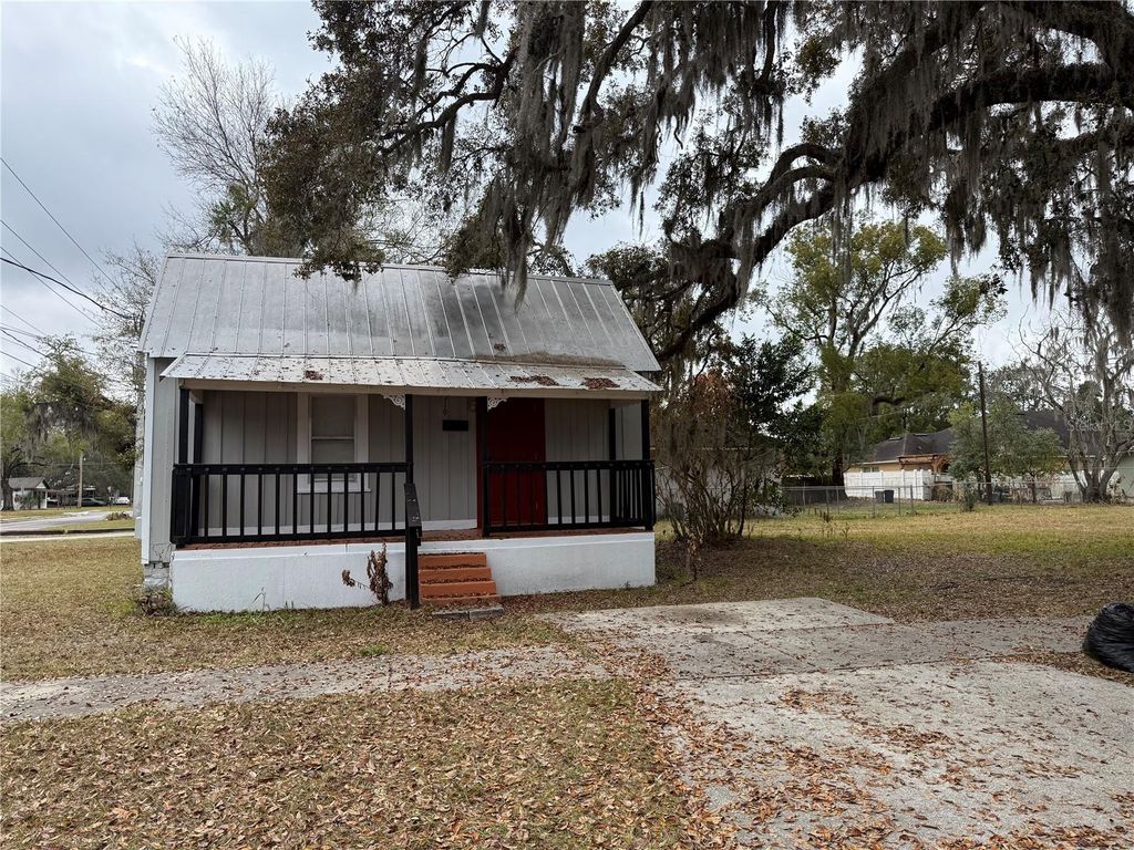 Photo of 719 E 8th Street, Sanford, FL 32771 (MLS # O6384737)