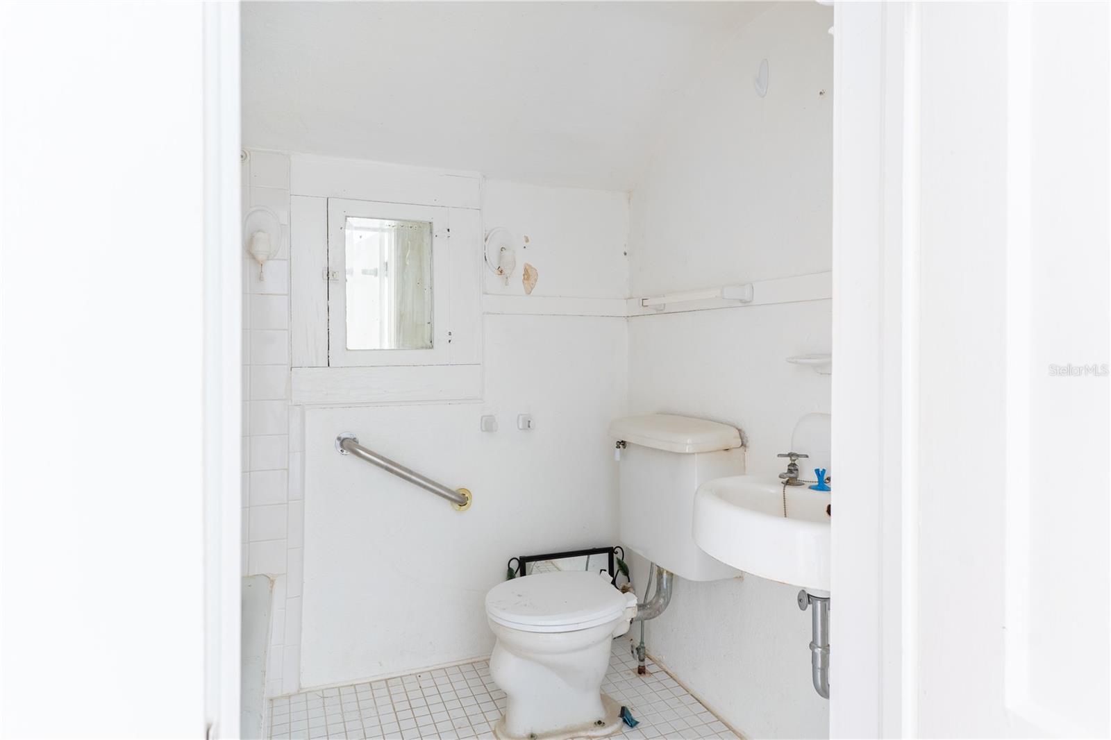 ELLIOT & LENGLE ADDN-HIGHLAND HEIGHTS - Residential