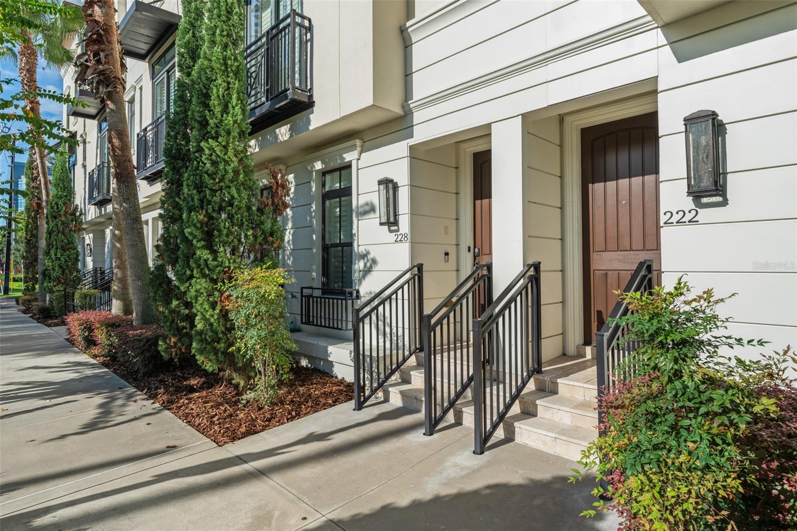 228 S SUMMERLIN AVENUE