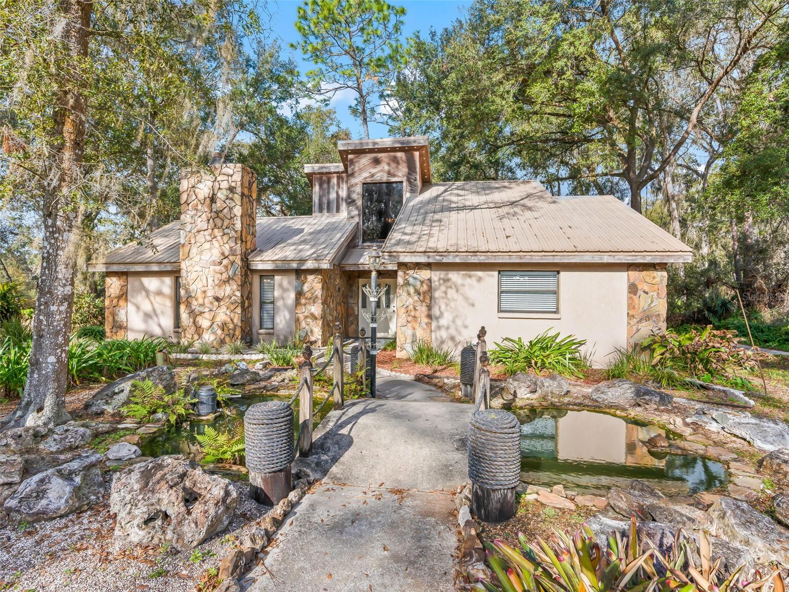 ROYAL OAKS RETREATS - Residential