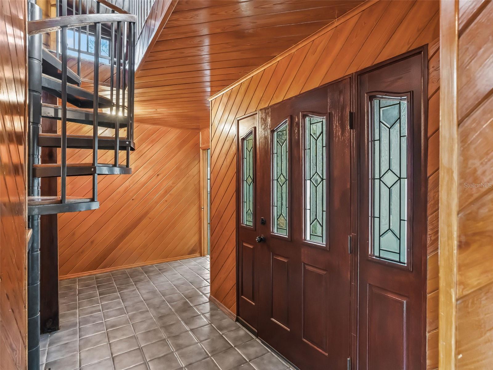 ROYAL OAKS RETREATS - Residential