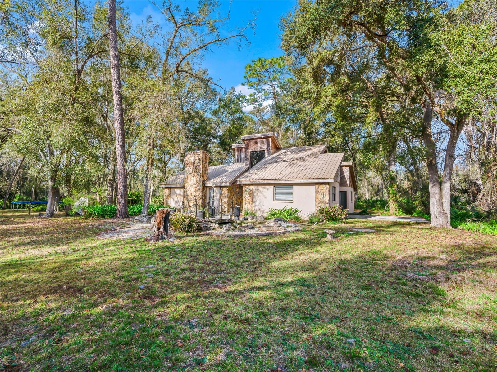 ROYAL OAKS RETREATS - Residential