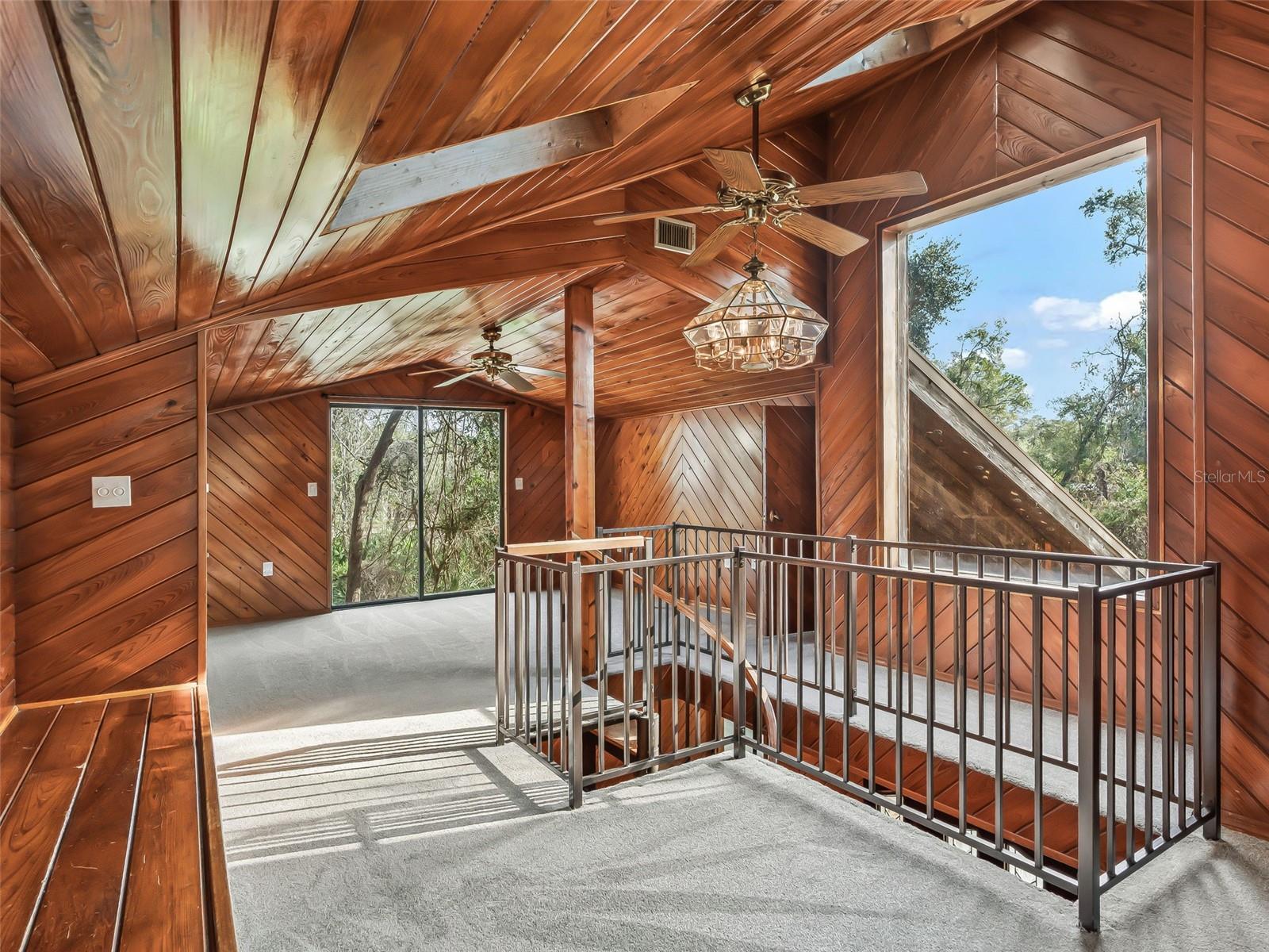 ROYAL OAKS RETREATS - Residential