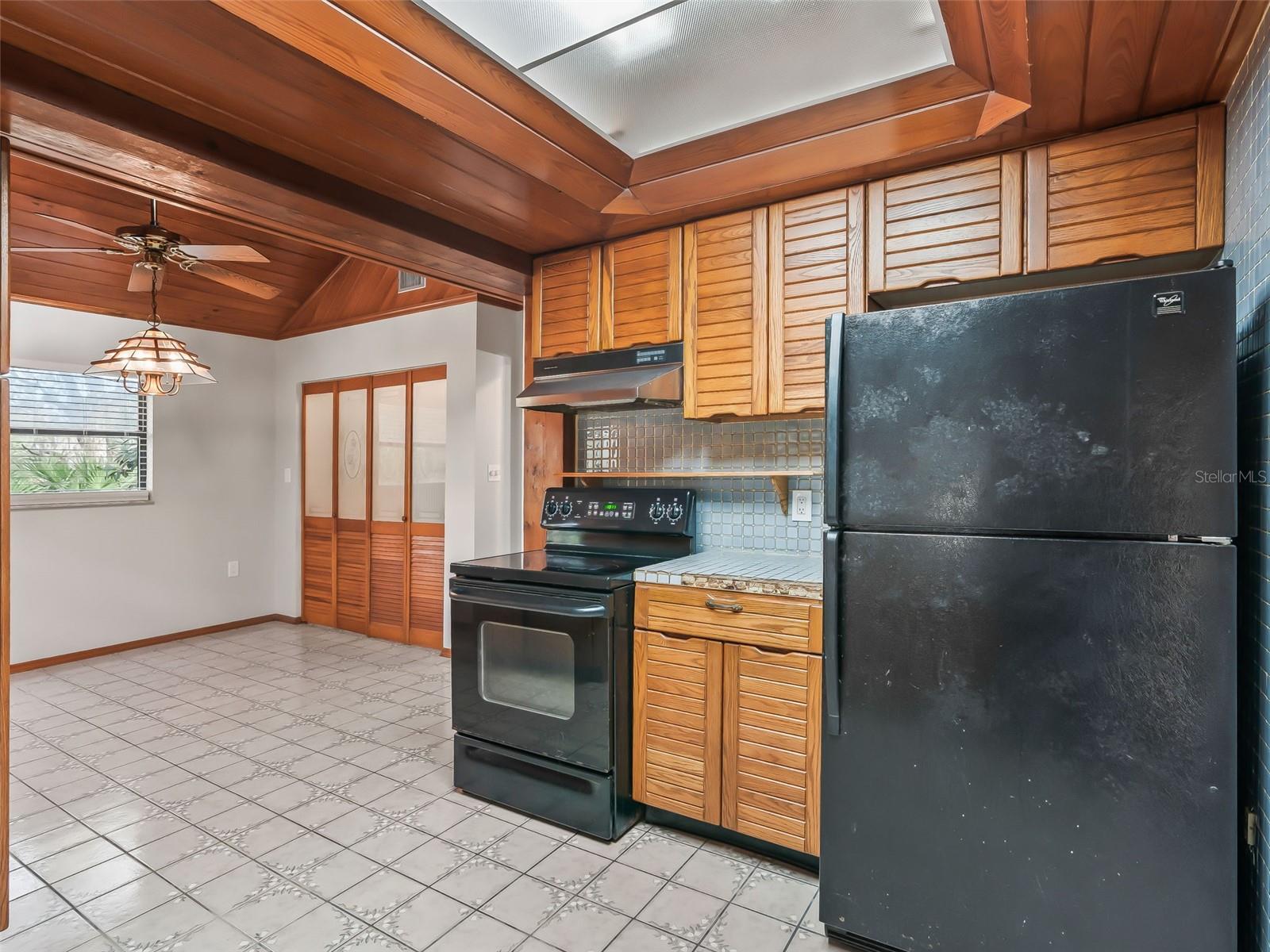 ROYAL OAKS RETREATS - Residential