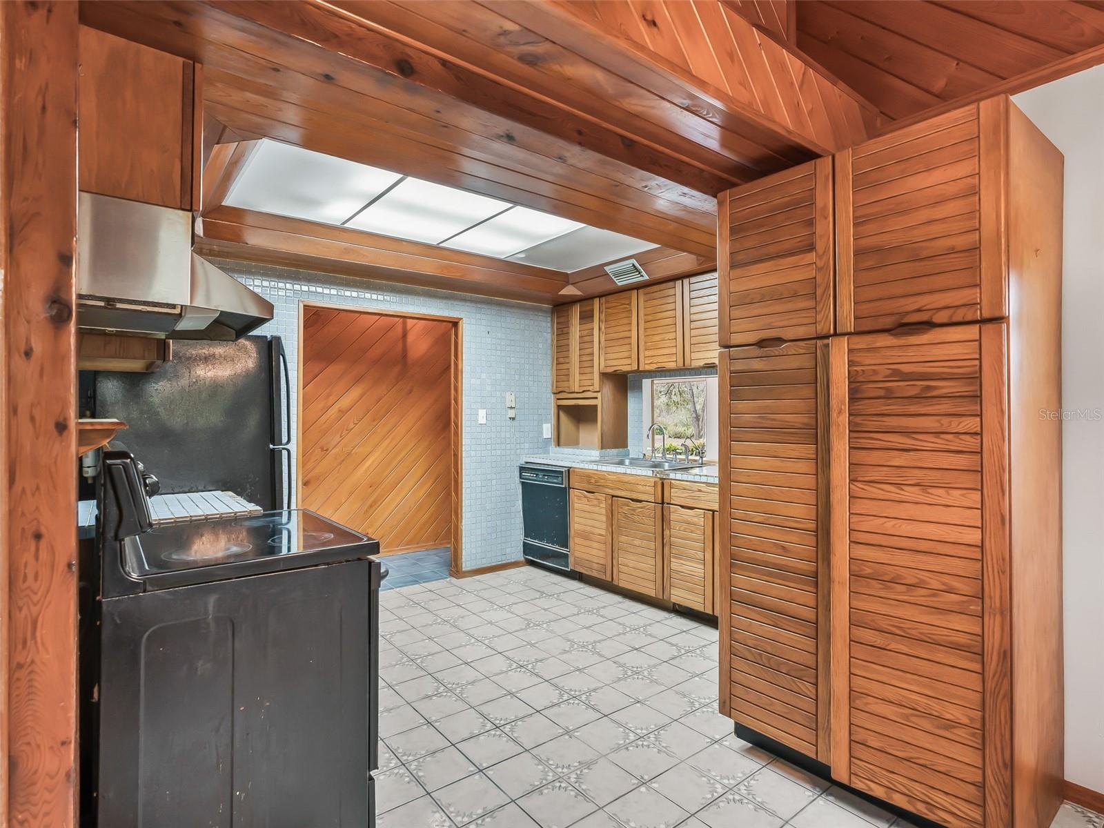 ROYAL OAKS RETREATS - Residential