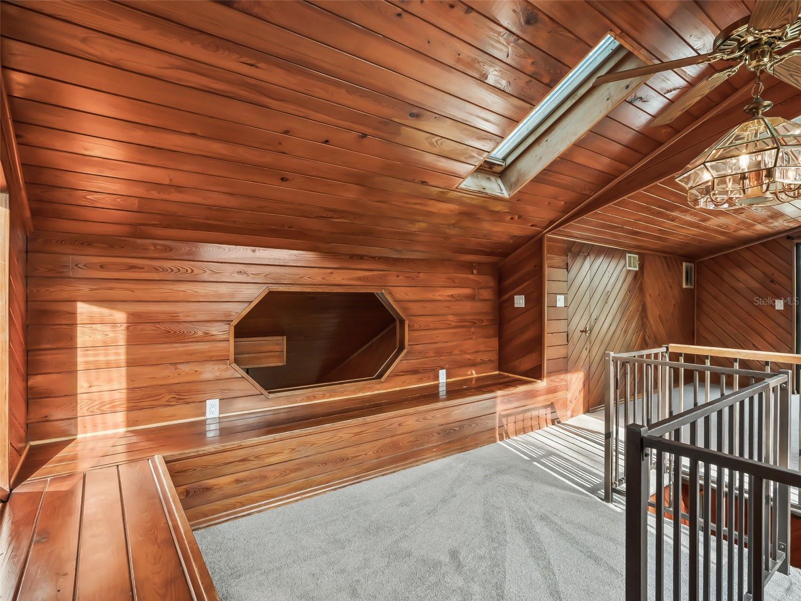 ROYAL OAKS RETREATS - Residential