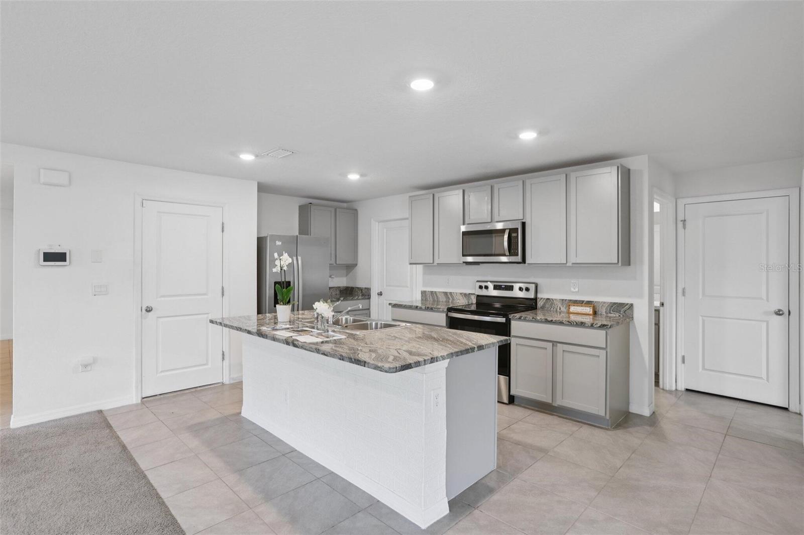 ZEPHYR LAKES SUB - Residential