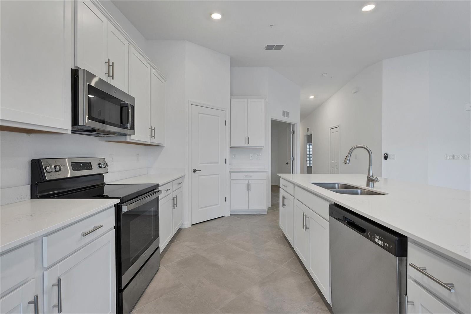 WELLEN PARK GOLF & COUNTRY CLUB - Residential