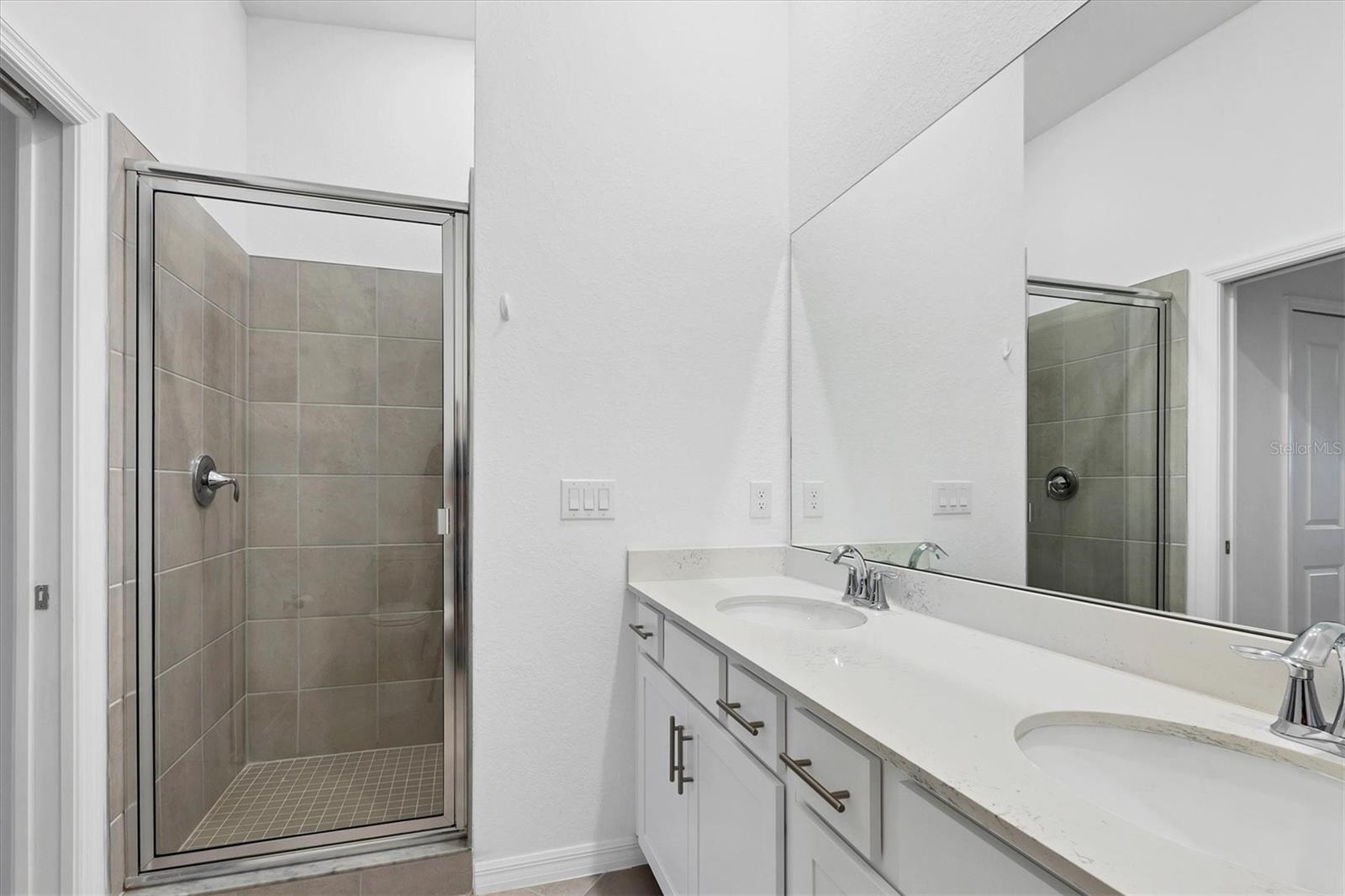 WELLEN PARK GOLF & COUNTRY CLUB - Residential