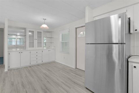 Tiny photo for 30 Riverview Drive, Fruitland Park, FL 34731 (MLS # G5112073)