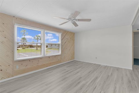 Tiny photo for 30 Riverview Drive, Fruitland Park, FL 34731 (MLS # G5112073)