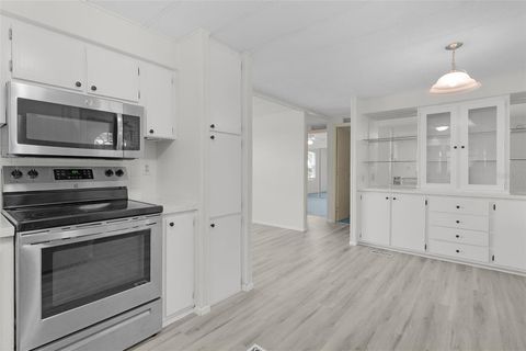 Tiny photo for 30 Riverview Drive, Fruitland Park, FL 34731 (MLS # G5112073)