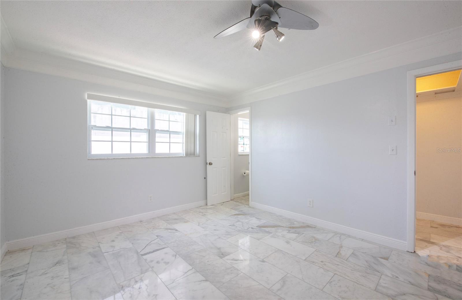 CRYSTAL ISLAND - Residential Lease